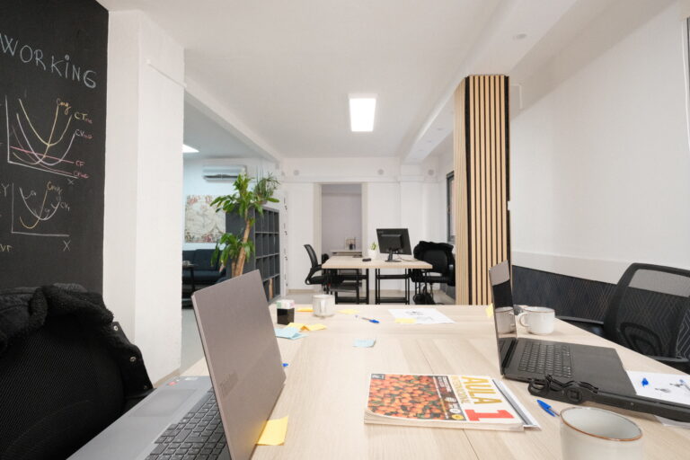 Spanish Toni coworking on Calle Comedias